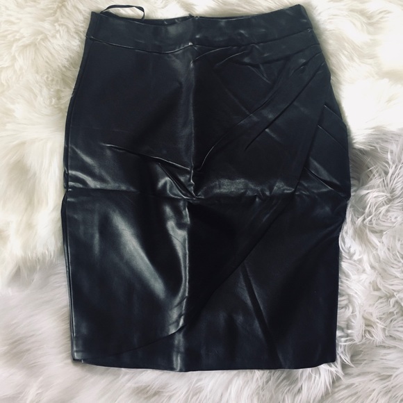 SOLD—NWOT - Venus Pencil Skirt - Picture 2 of 3